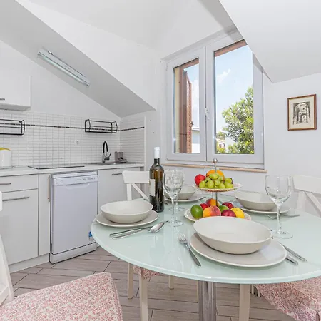 Lovely In With Kitchen