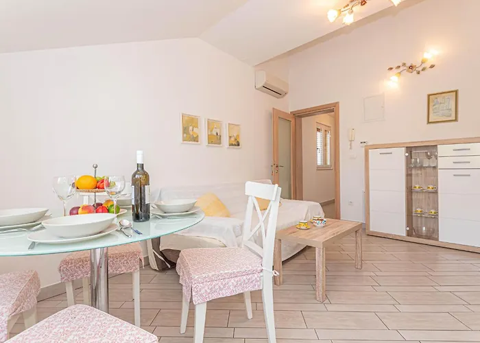 Gorgeous In Brodarica (Sibenik-Knin)