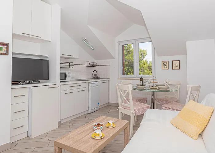 Gorgeous In * Brodarica (Sibenik-Knin)